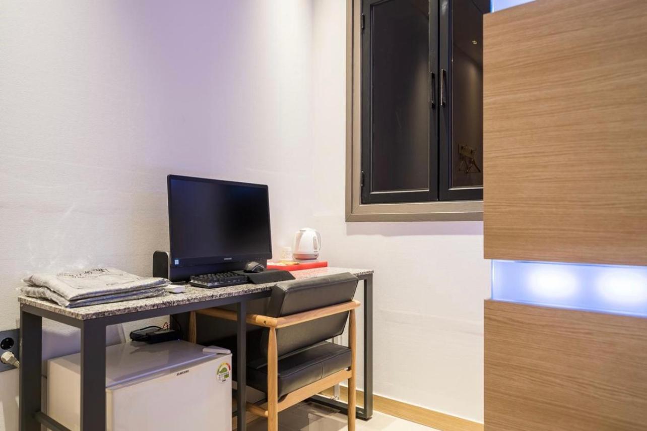 Hotel Myeong Jak Suwon Bagian luar foto