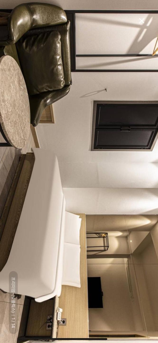 Hotel Myeong Jak Suwon Bagian luar foto